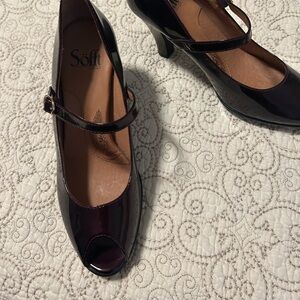 Sofft size 7m peep toe